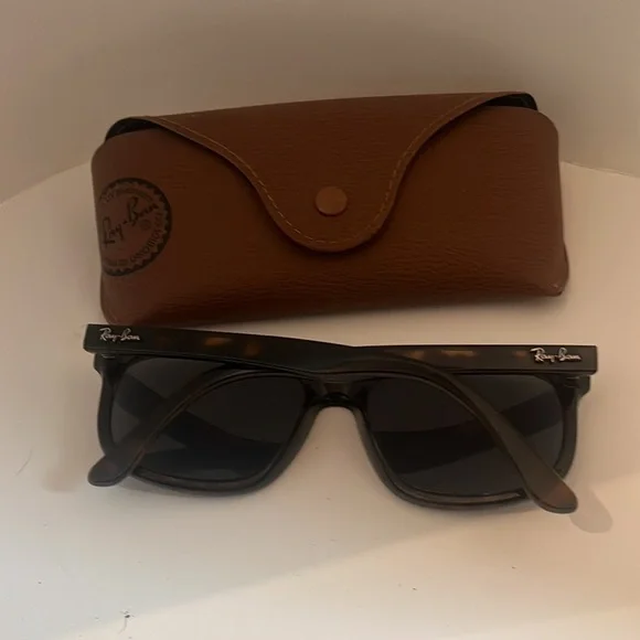 Ray-Ban Sunglasses RB 4226 710/73 Leopard Havana Prescription Logo